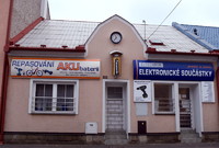 Prodejna elektronických součástek ELTECHNIK v Chrudimi - pohled z ulice
